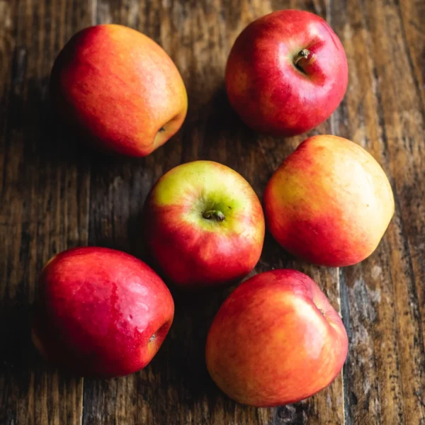 Crimson Crisp Apples, 2lbs